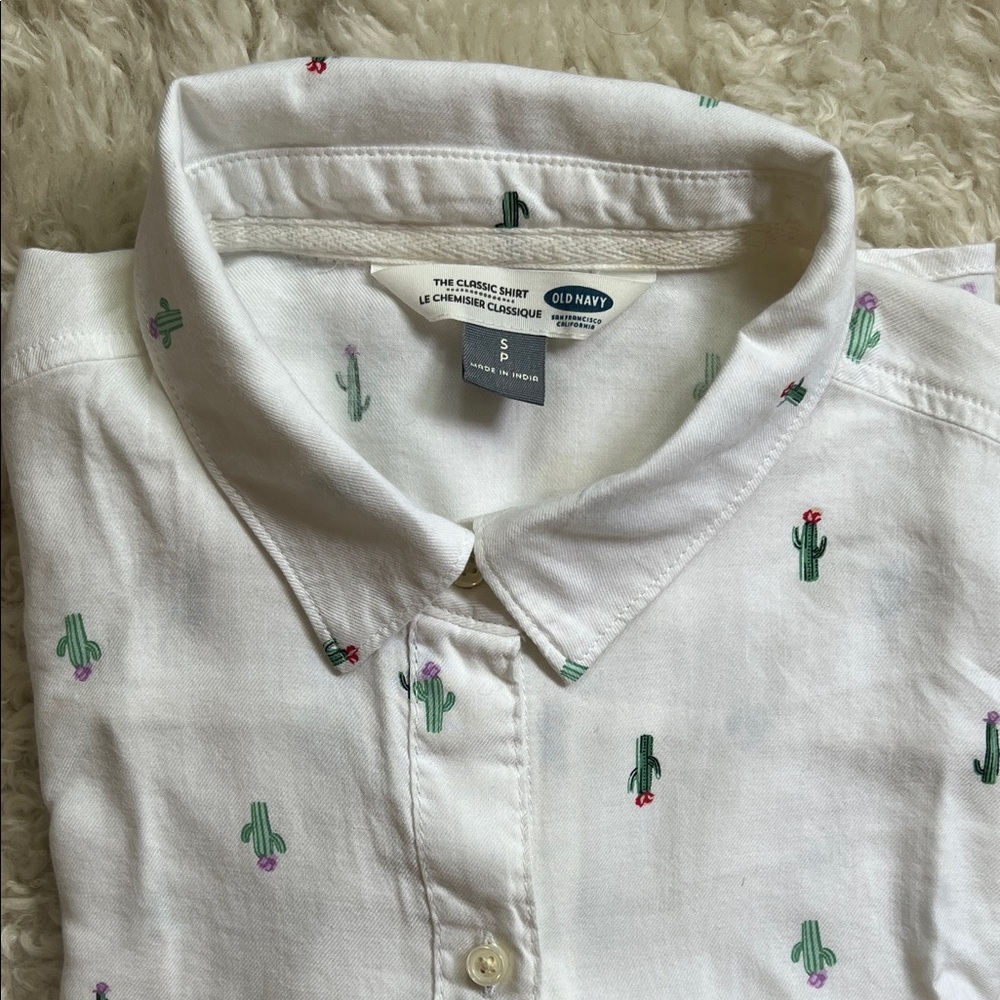 Old Navy Womens White Shirt with Cactus Design